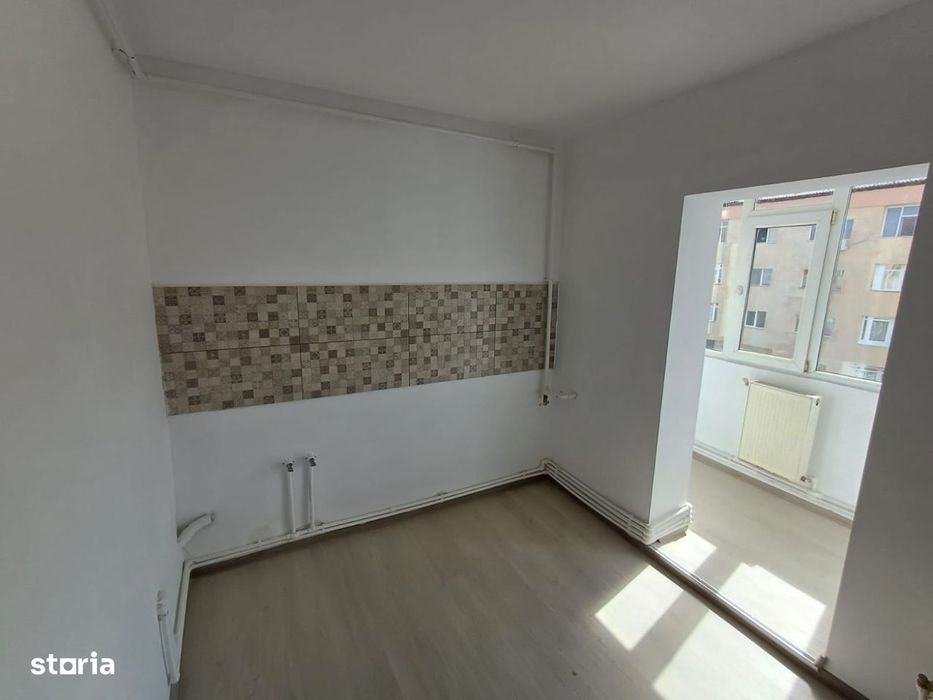 Vand apartament 3 camere Mioveni Robea