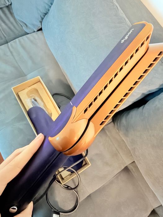 Dyson Airstrait прав сешоар