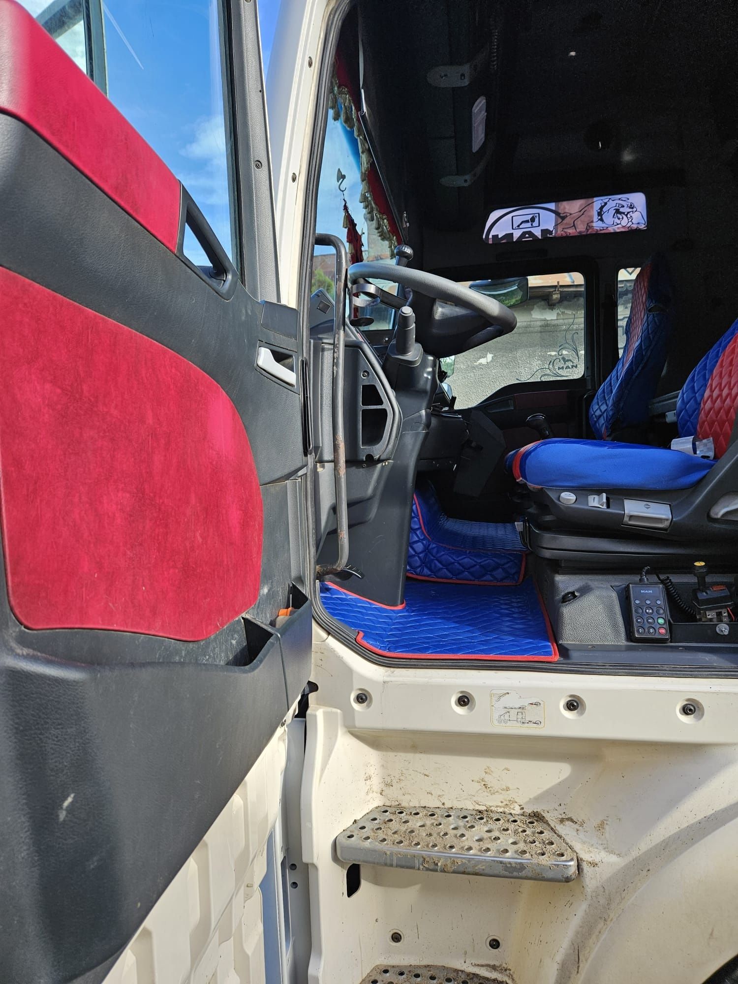 Vând man tga 410/ 2003 manual cu ambreaj pe maneta