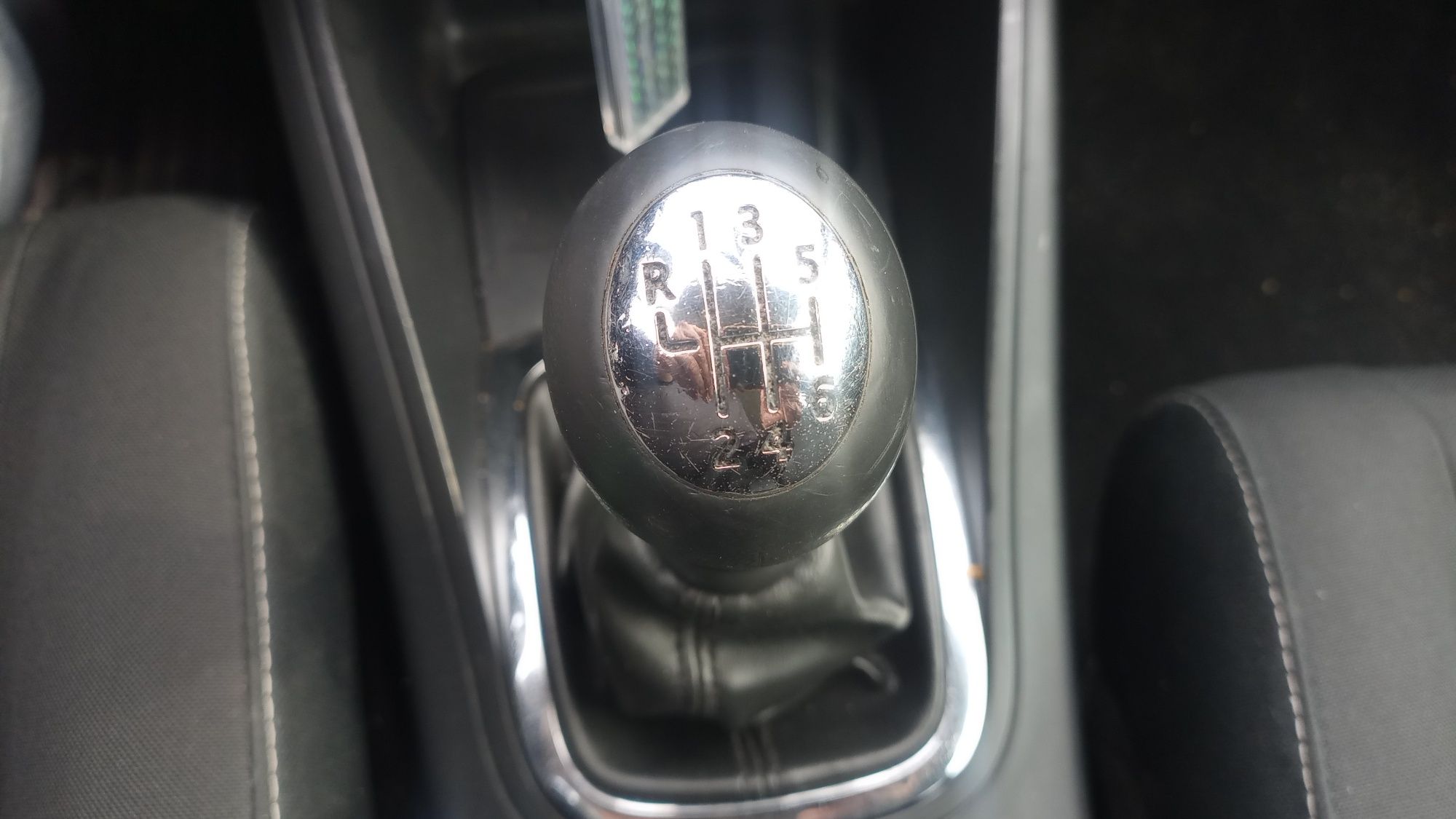 Renault Megane 3/2014г.1,5 dci 110к.с.-12,600лв.