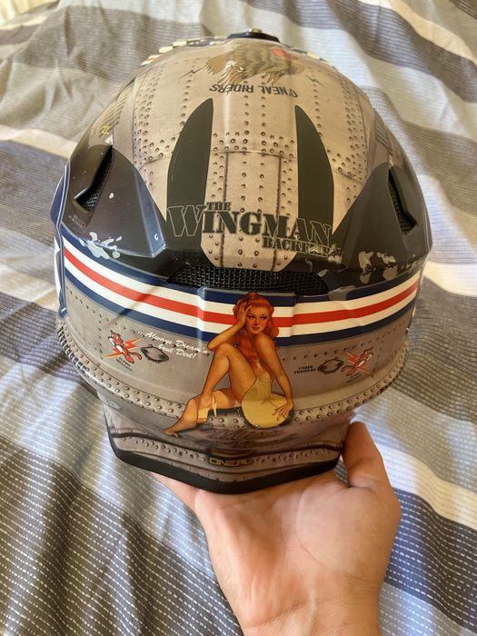 Продавам кросова каска ONEAL