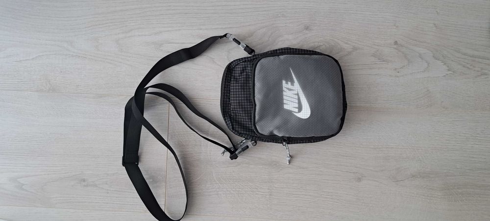 nike borseta umar
