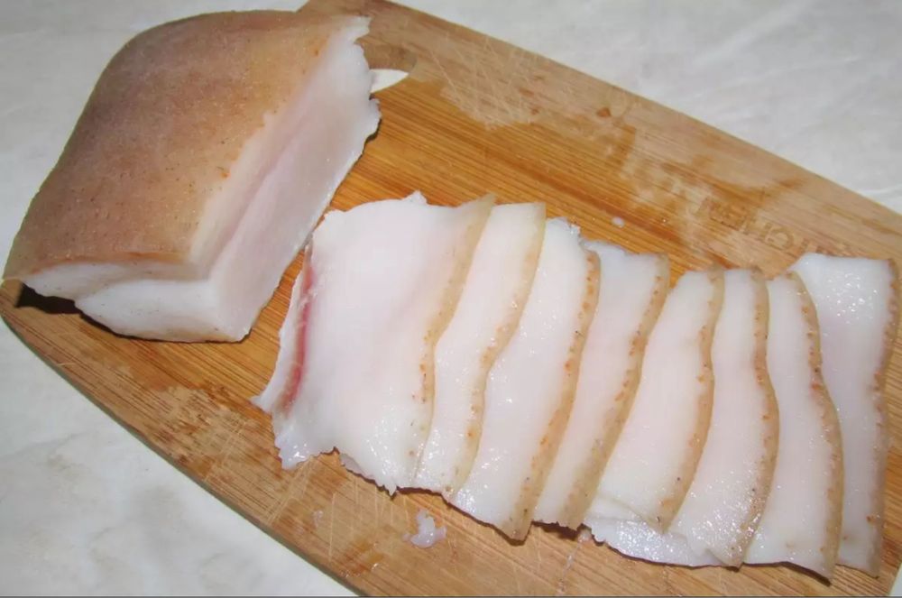 Сланина 8лв/кг пърлена