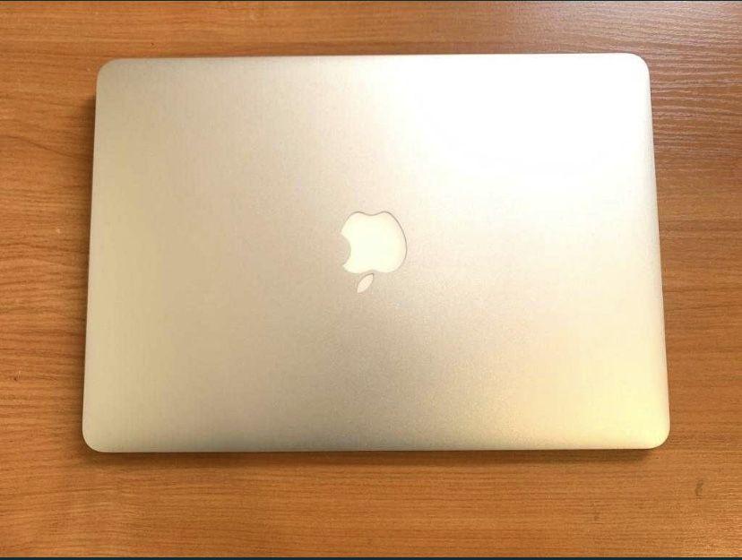 Продам MacBook Air 2015 1.6GHz 128GB SSD 8GB A1466