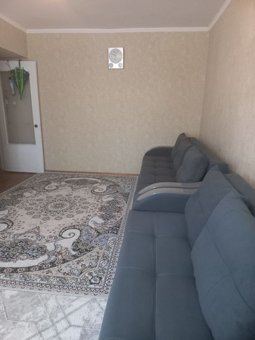 Продам 1-ую в 3 мкр с мебелью
