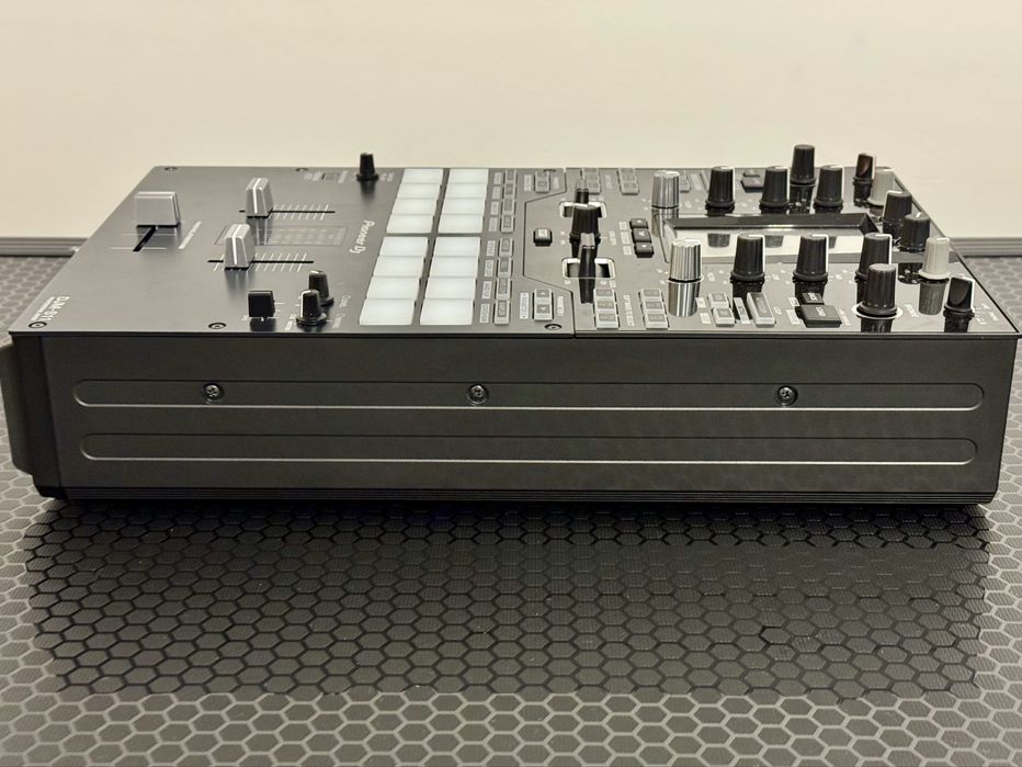 Vand Mixer Pioneer DJM S11 (stare excelentă)