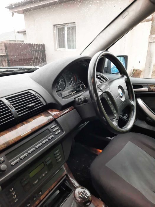 VÂND BMW X5, 3.0 sau schimb cu un alt SUV 4x4 cu cutie automată