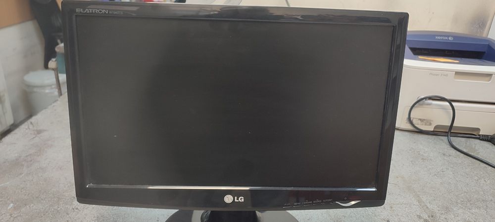 Монитор LG 19Перфектен