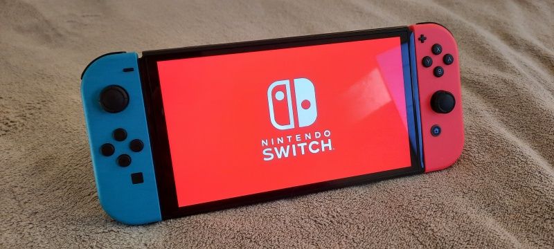 Прошитый Nintendo Switch OL

Хорошое состояние, пристави 
ВЕ