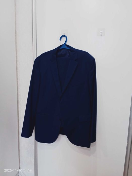 Продам костюм брюками хорошем состояние покупал2025году