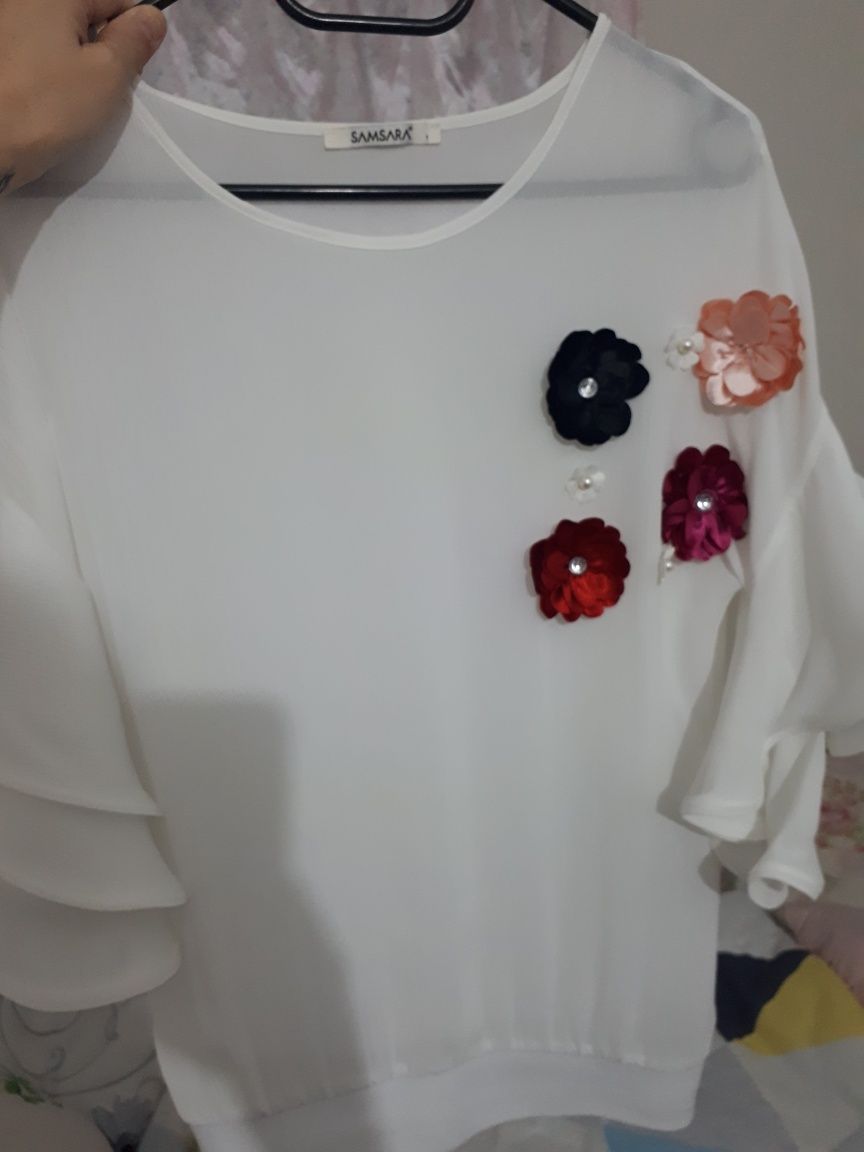 Продаю белую блузку 48 размер за 15000тг