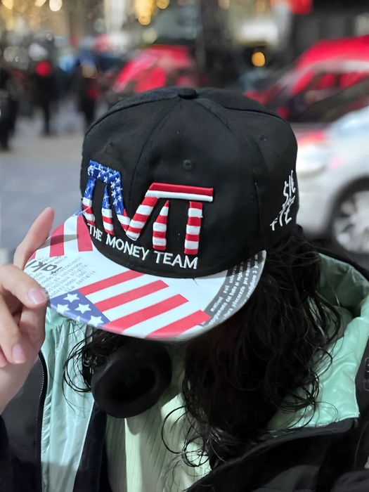 Продаëтся чëрная бейсболка!