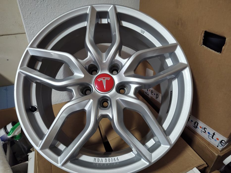 Jante 18 pt Tesla Model 3 prindere 5x114.3