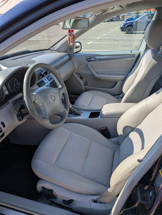 Vând Mercedes - Benz C180 Kompressor 2006, automată