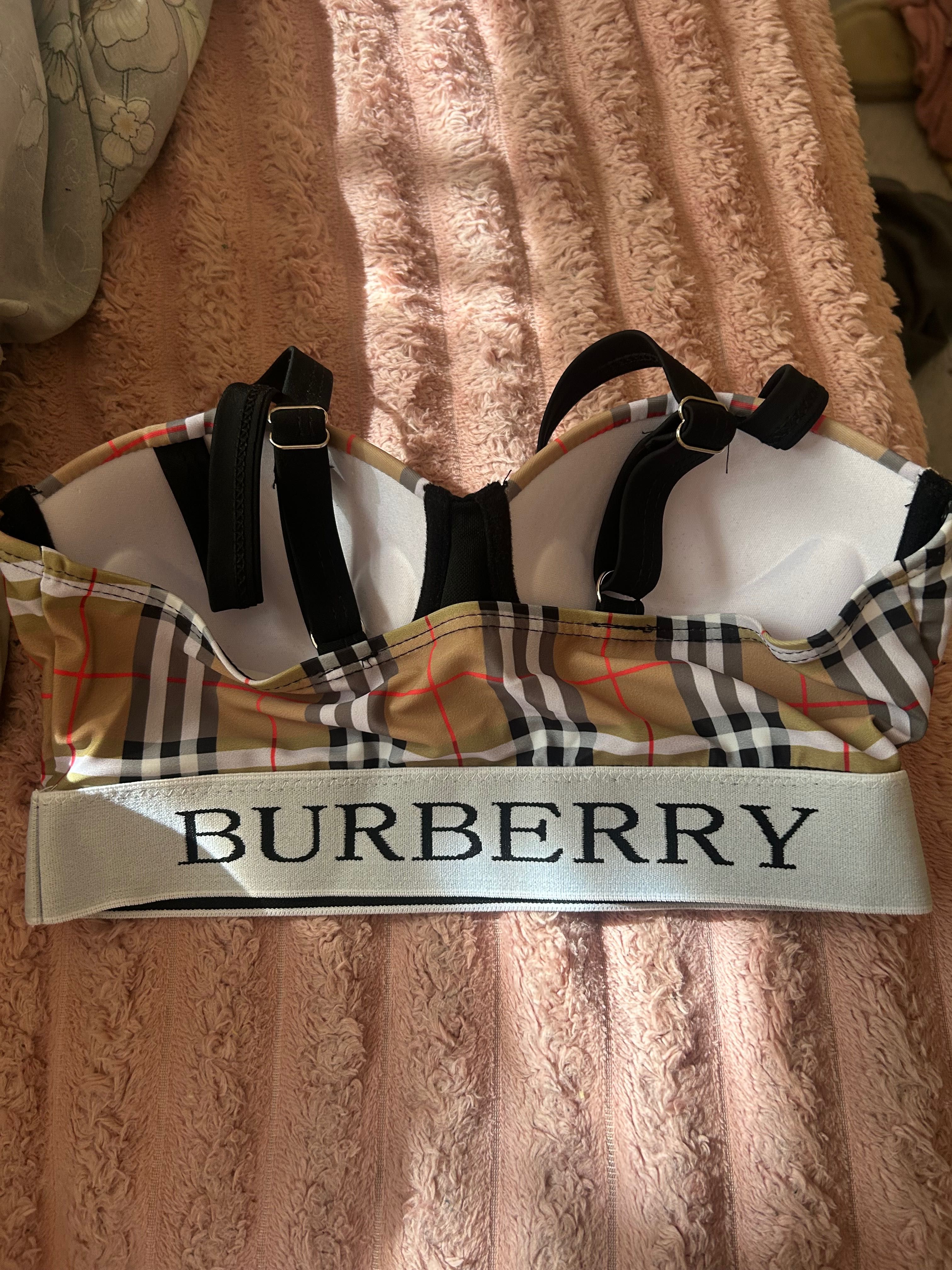 Бански BURBERRY ! ЧИСТО НОВ ! Банския никога не е носен! Xs-S размер