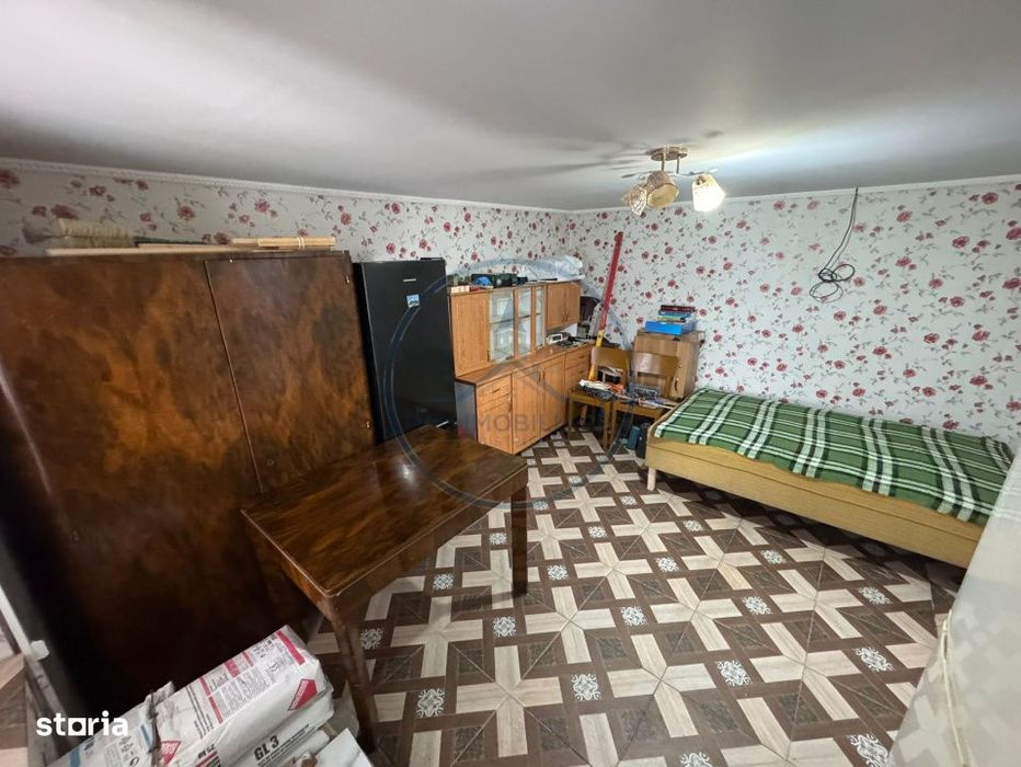 Casa in Jelna, situata la strada principala, la doar 1 minut de statia