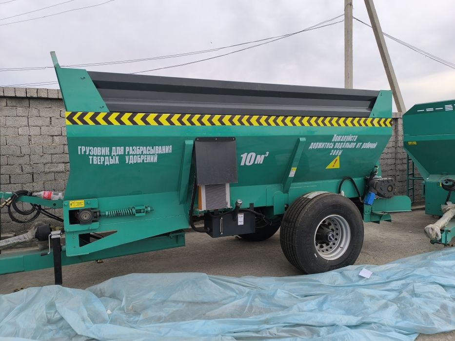 Разбрасыватели твердый удобрение в наличи 6-8-10 м3