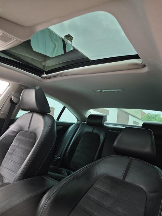 Vând Volkswagen Passat CC 2009