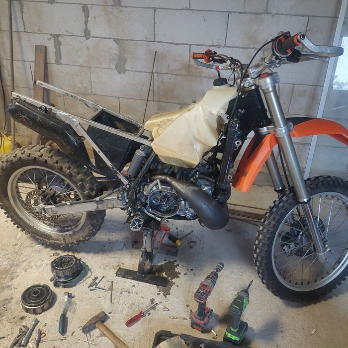 Vand ktm 300 2t din 2000