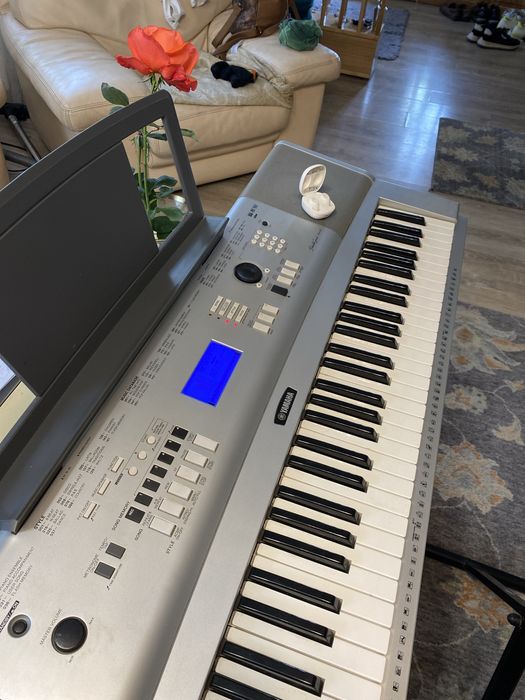 Vand pian yamaha grandportable DGX-230