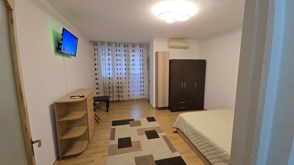 Garsoniera de închiriat Piața delfinului