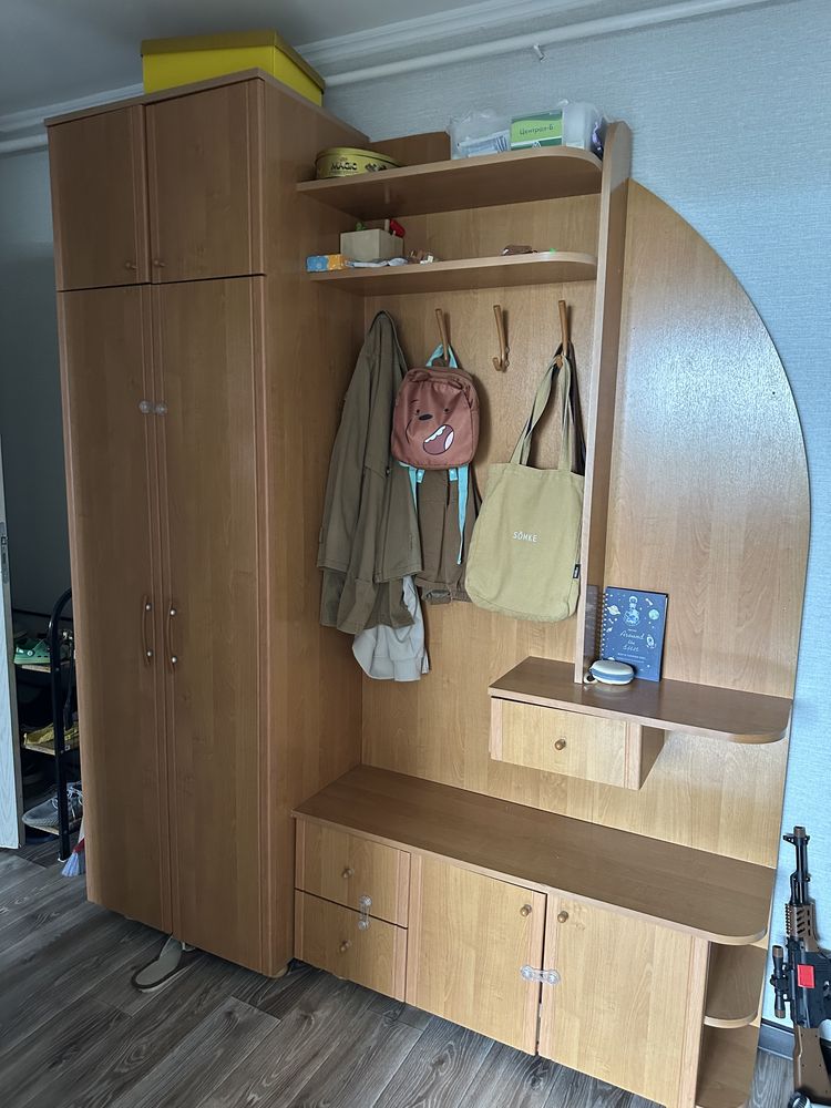 Продам прихожую в отличном состояний