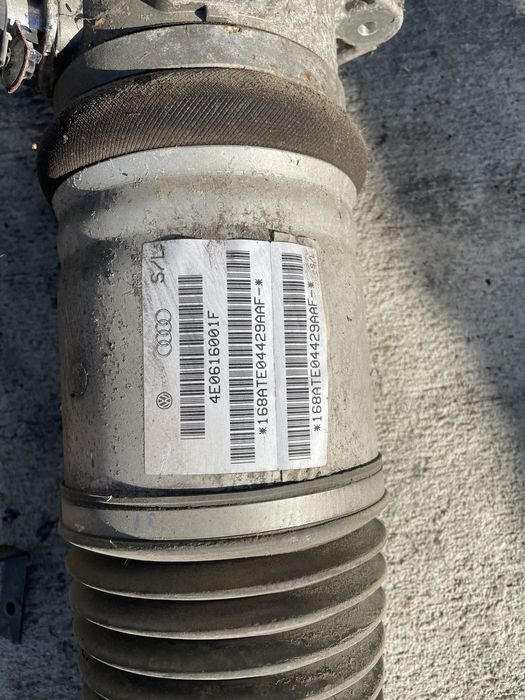 Perna aer Audi A8 d3 spate stanga / dreapta stare perfecta completa