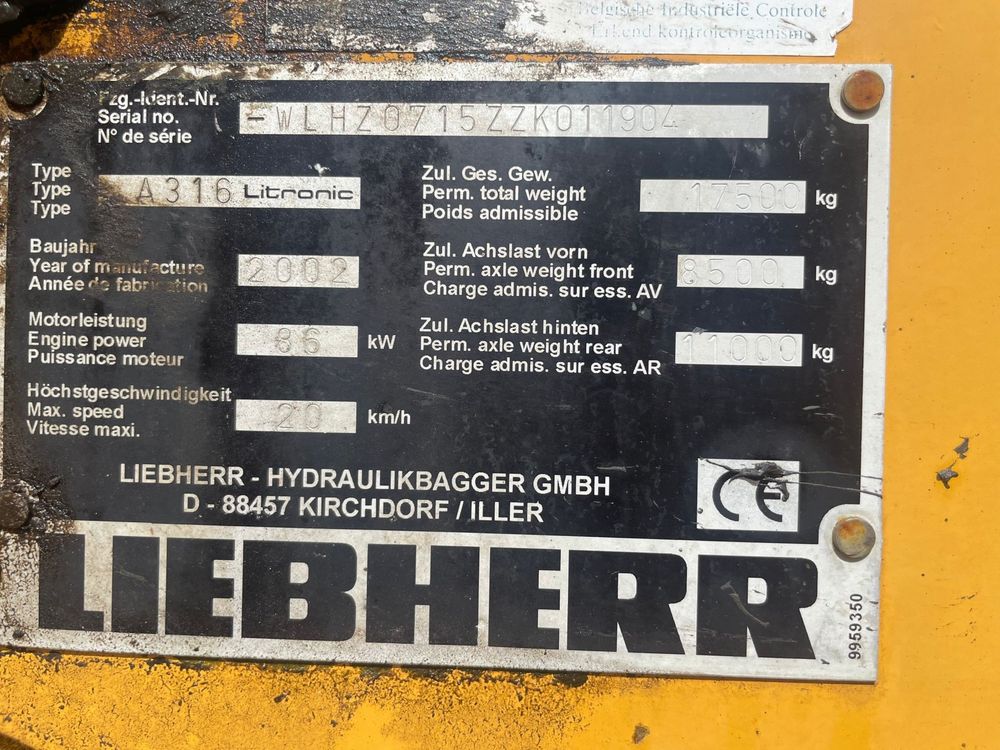 Excavator pe pneuri Liebherr A316 cu graifer – Leasing disponibil