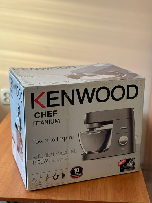 Продается кухонная машина Kenwood Chef Titanium