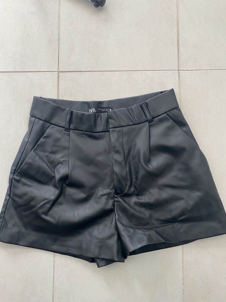ZARA Кожени къси панталони