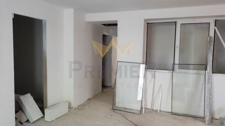 Продава се Тристаен апартамент в София, Редута - 110 кв.м за 1500 €/кв.м - Снимка #2