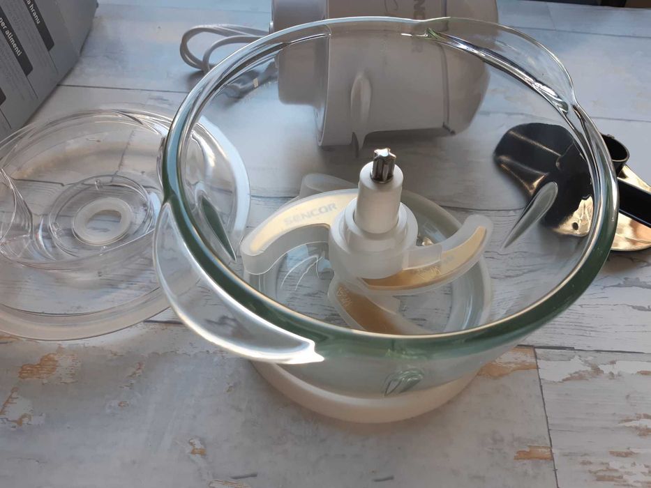 Продавам нов блендер/чопър SENCOR, 800W