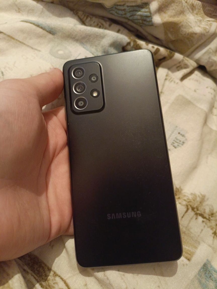 Samsung Galaxy A52 8/256 GB в отличном состояний.