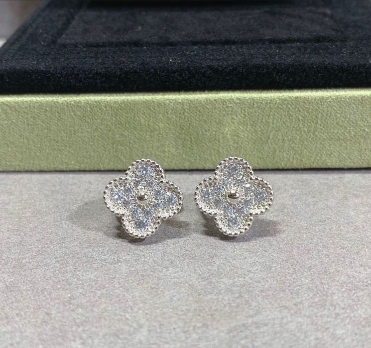 Van Cleef & Arpels позлатени обици