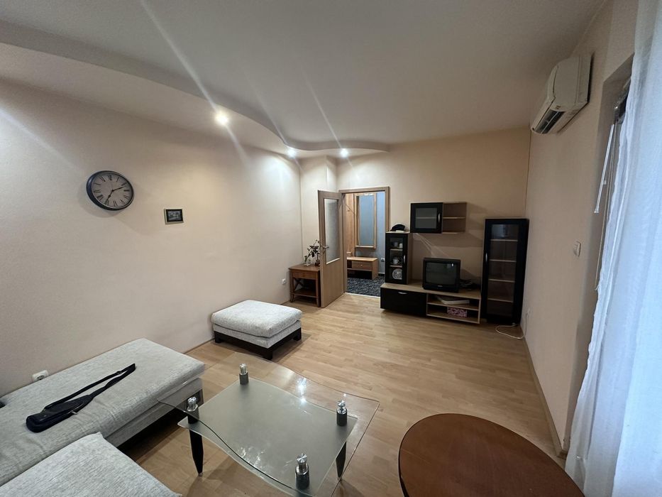 Двустаен апартамент в района на Каменица 2