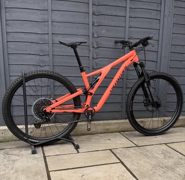 Specialized stumpjumper alloy L size
