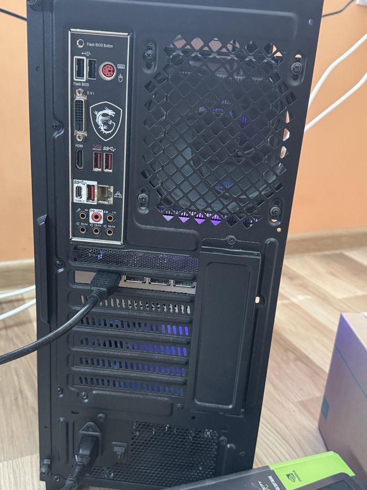 Геймърски компютър RTX 4070 Super Windows 11 Pro