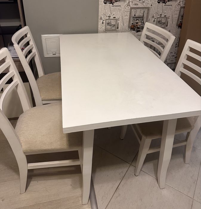 Трапезна маса с 4 стола от бук