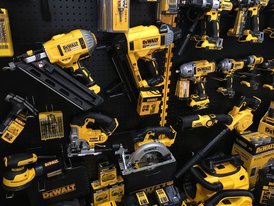 Акумулаторна ножовка - саблен трион DeWalt DCS367N 18V Brushless