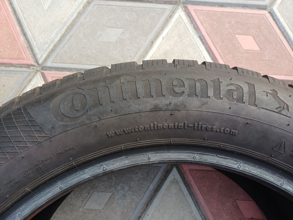 Vand 4 anvelope de iarna 235 55 r17 CONTINENTAL