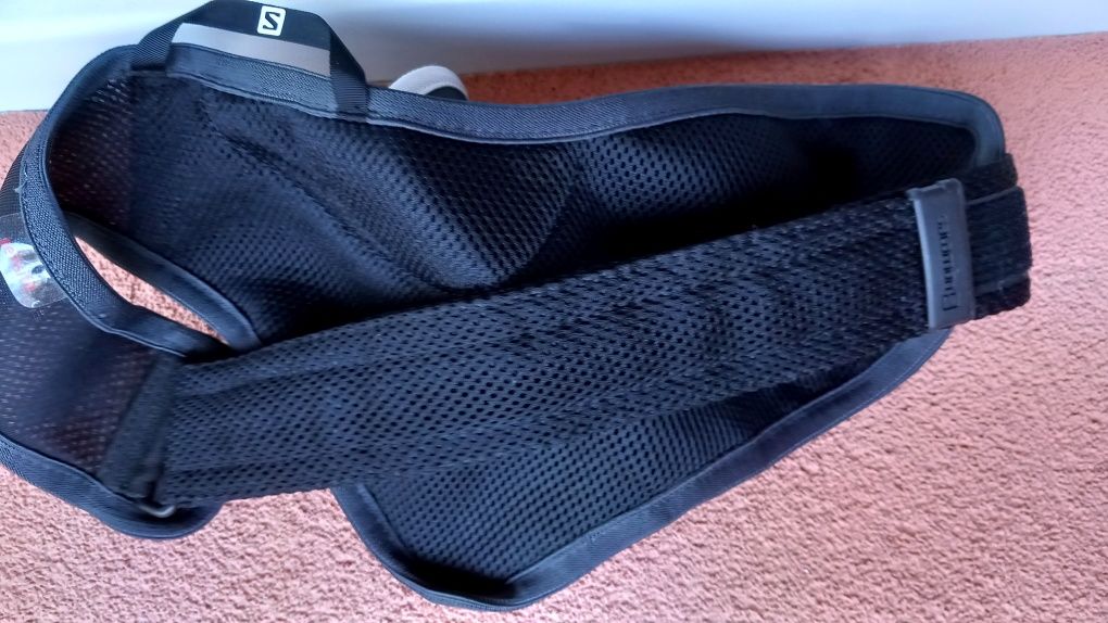 Salomon Sensibelt колан-чанта за кръст за спорт и туризъм