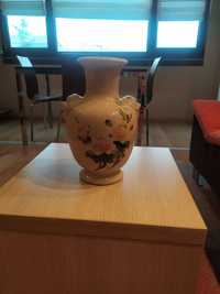 красива виетнамска ваза