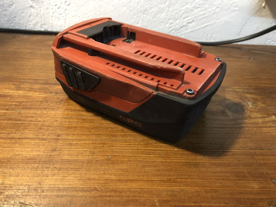 Батетия HILTI B22 3Ah