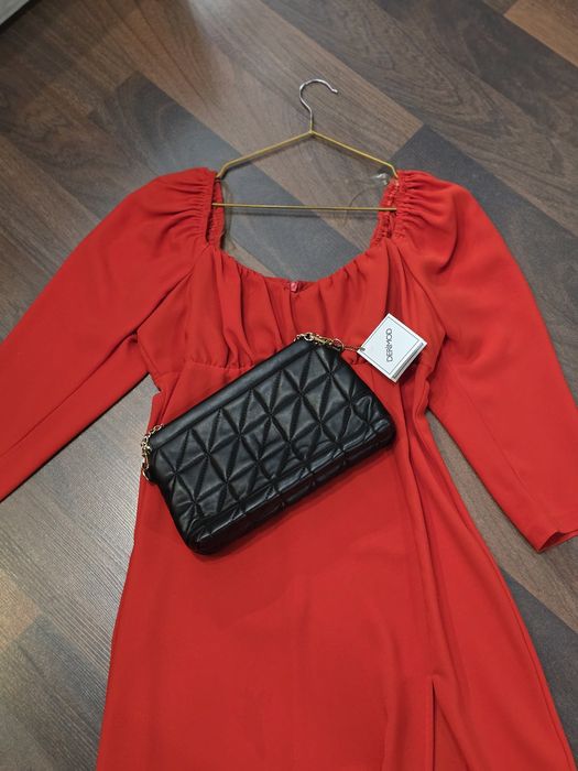 Платье нарядное без лишних блесков