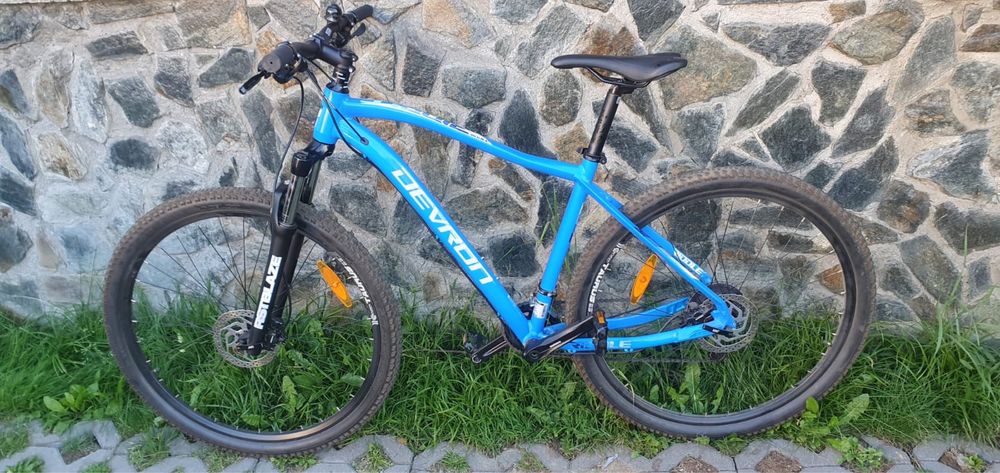 Bicicleta noua 9 pinioane 2 foi