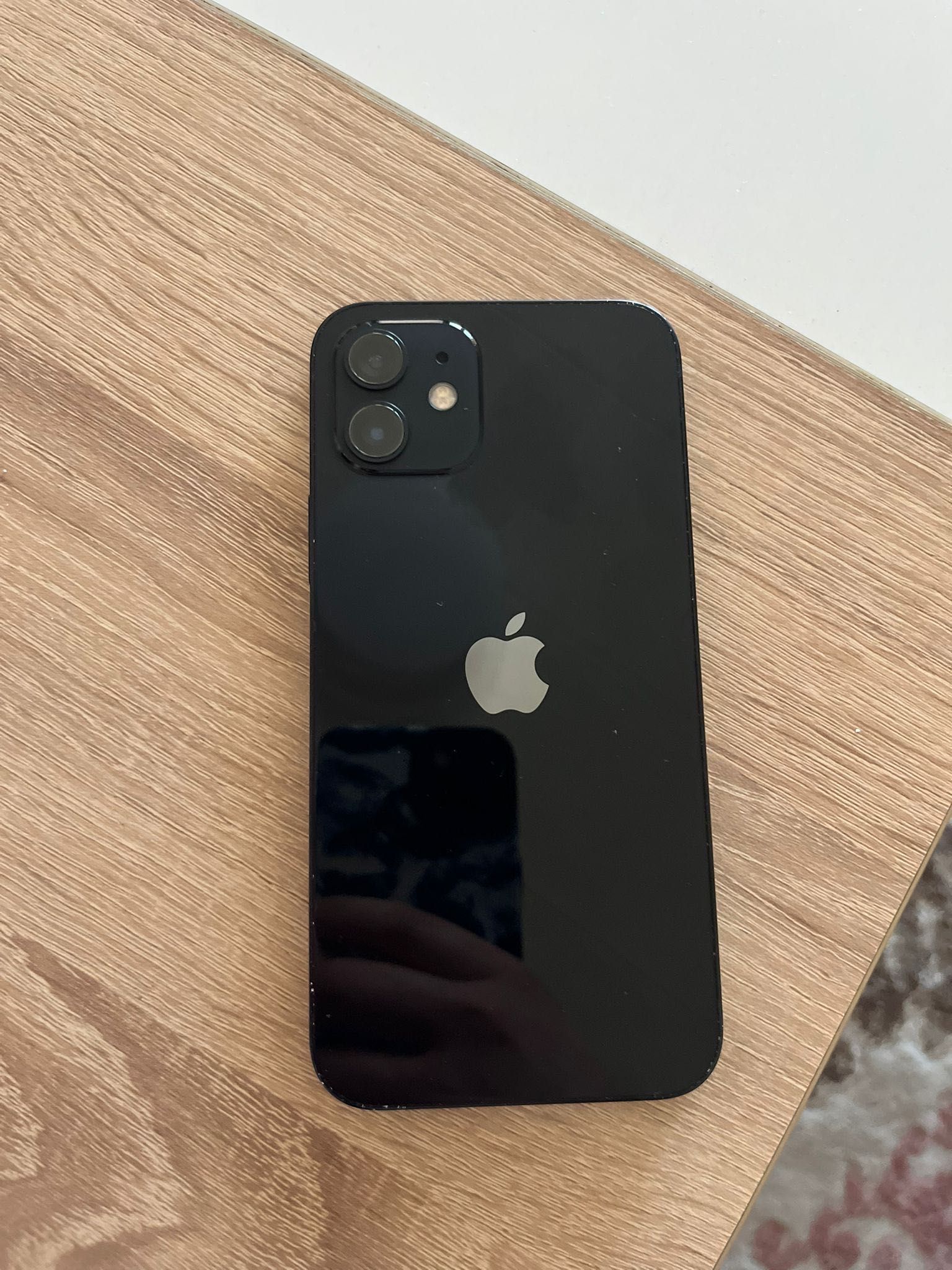 İphone 12 64 gb!