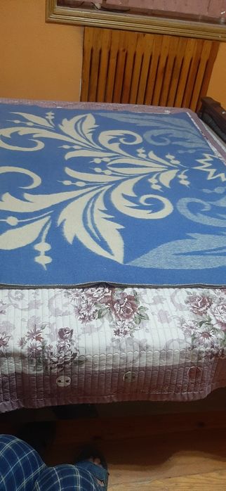 Одеяло из верблюжей шерсти в хорошем состоянии.без дефектов.2 одеяло.