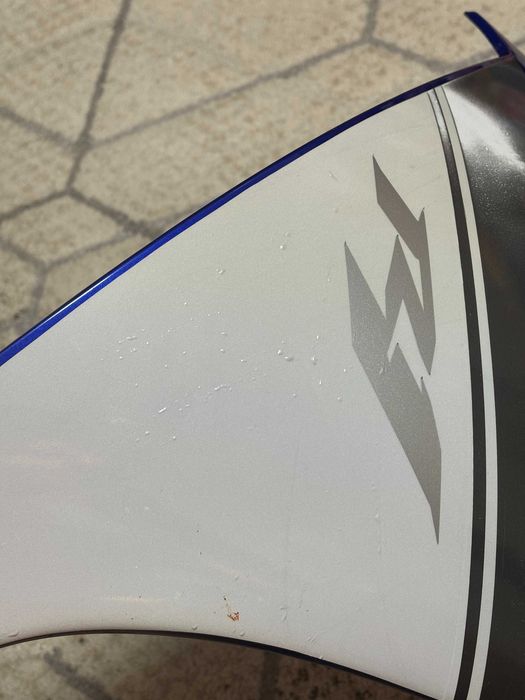 Дясна страница Yamaha R1 2010 BigBang