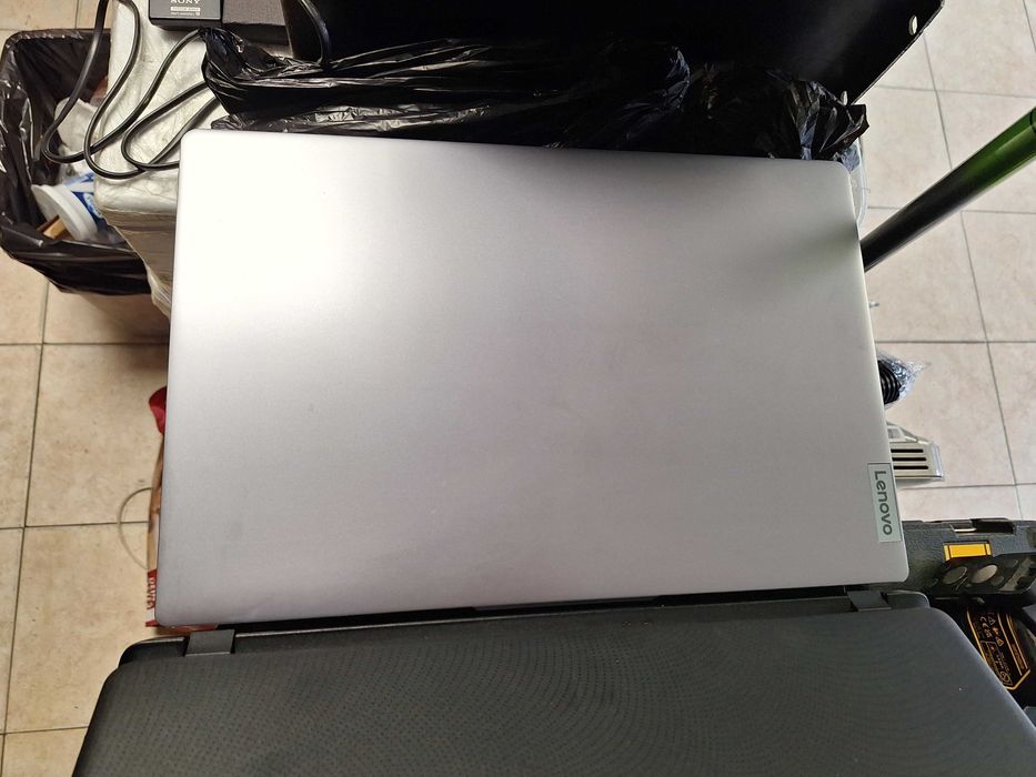 Лаптоп Lenovo IdeaPad Slim 3i