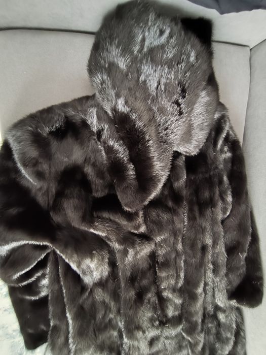 Продам норковую шубу